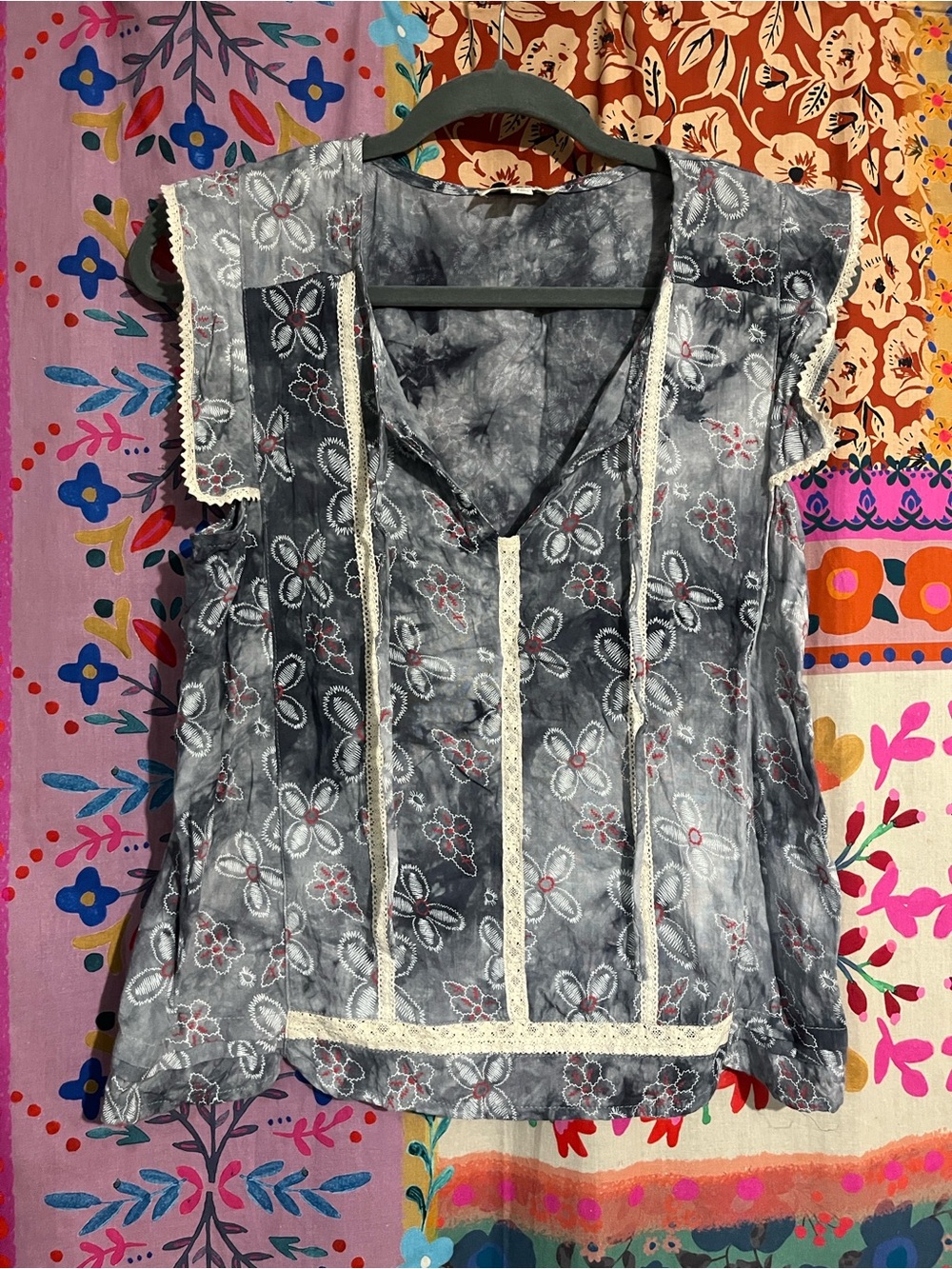 Umgee Boho Black/Gray Floral Lace Trim V-Neck Cotton Blend Tank Top Size Small - Picture 2 of 9